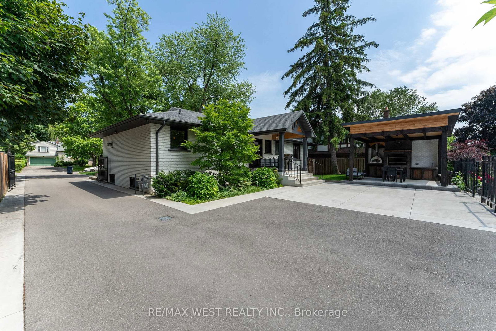 92 Warwood Road • Toronto, ON photo 28