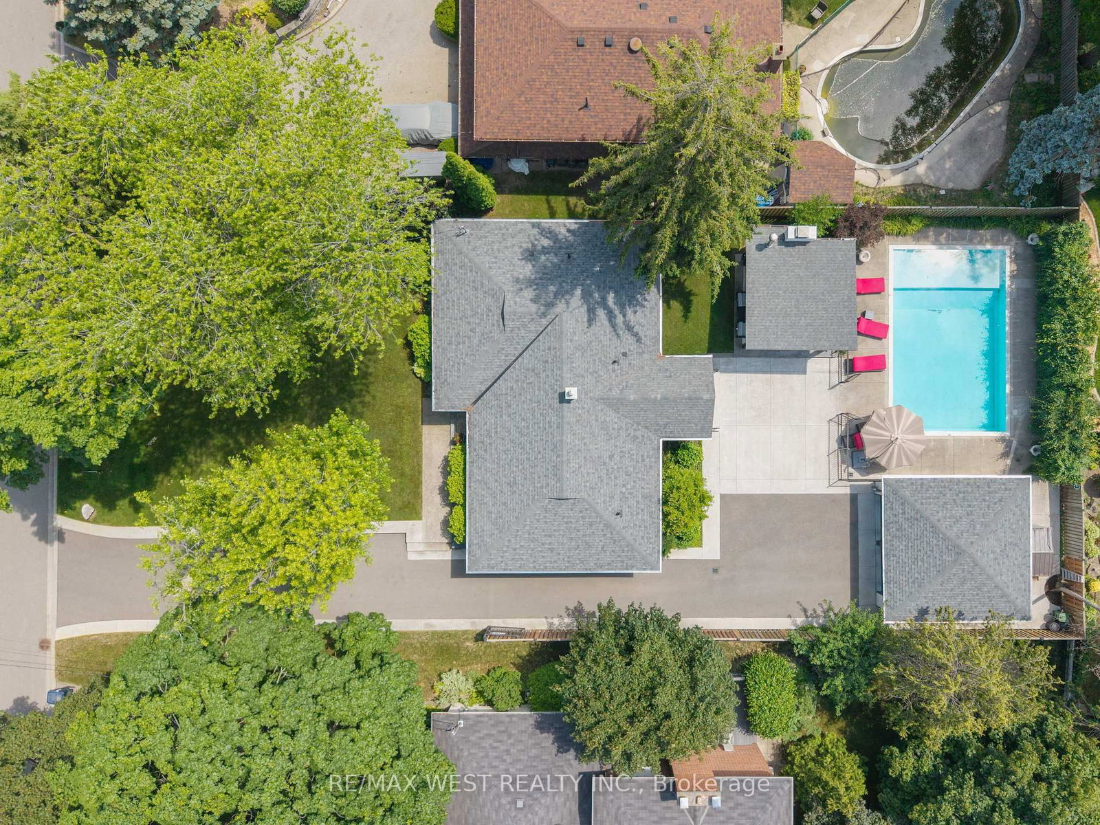 92 Warwood Road • Toronto, ON photo 33