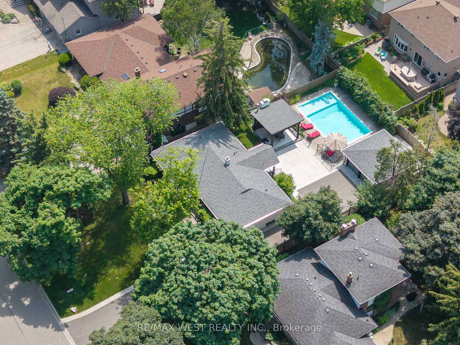 92 Warwood Road • Toronto, ON photo 34
