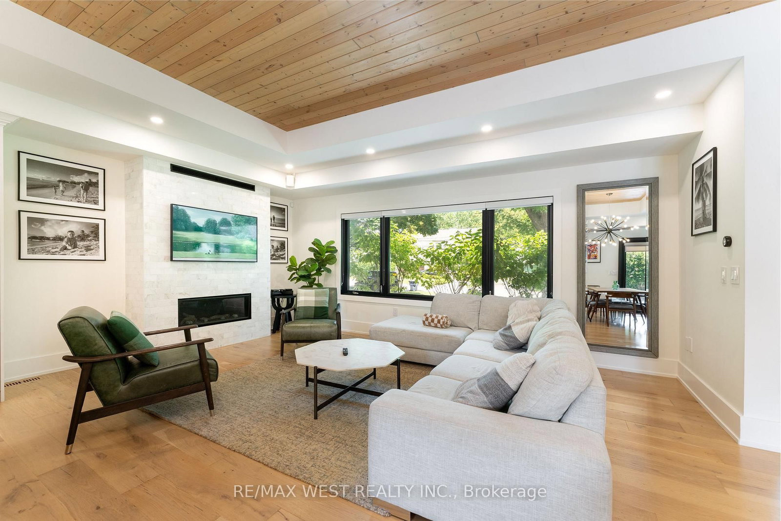 92 Warwood Road • Toronto, ON photo 4