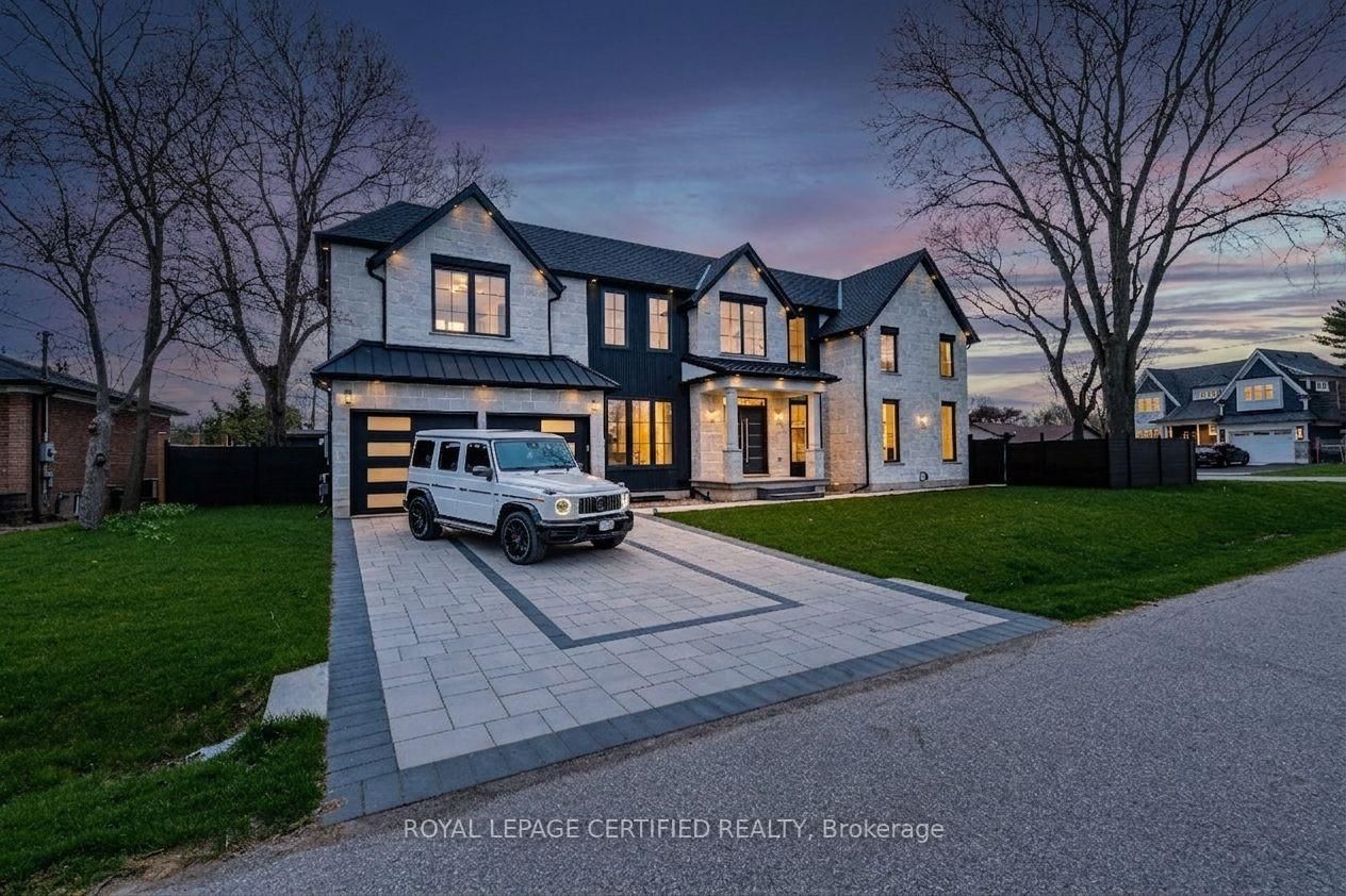 1404 Waverly Avenue SW • Oakville, ON photo 1
