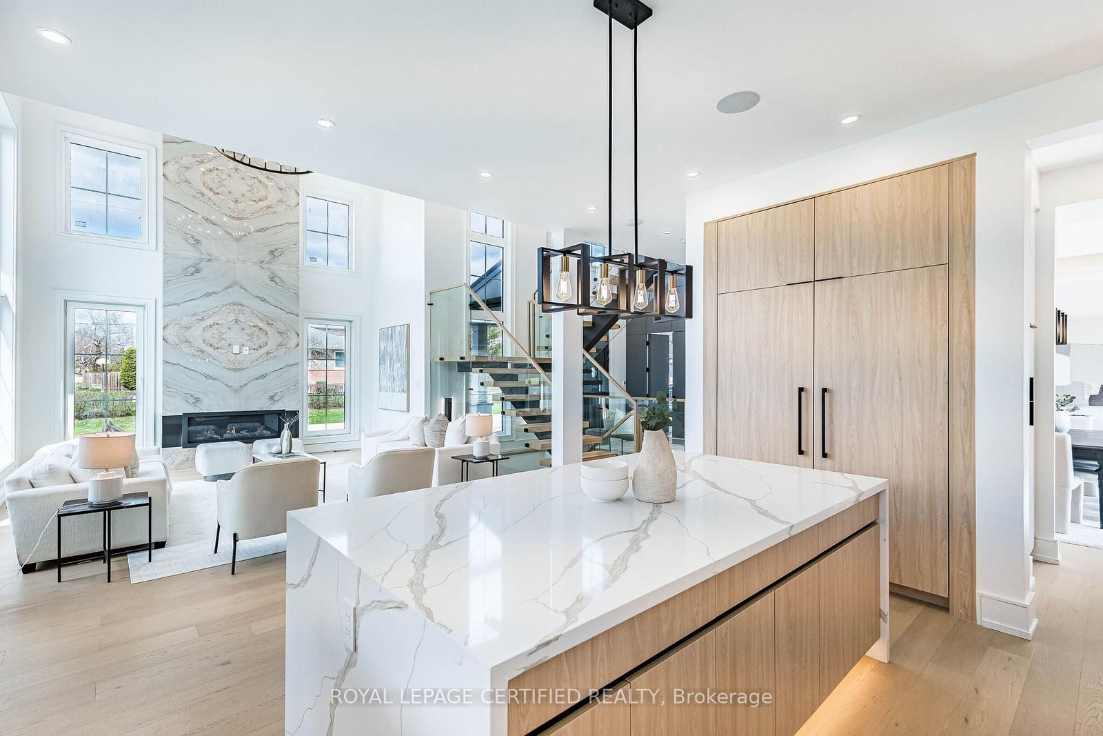 1404 Waverly Avenue SW • Oakville, ON photo 14