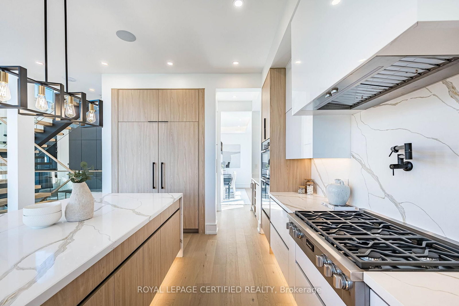 1404 Waverly Avenue SW • Oakville, ON photo 18