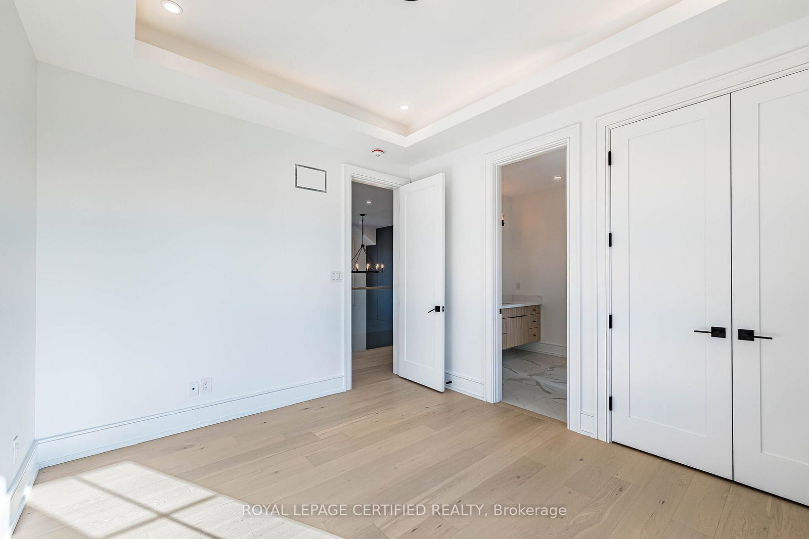 1404 Waverly Avenue SW • Oakville, ON photo 35