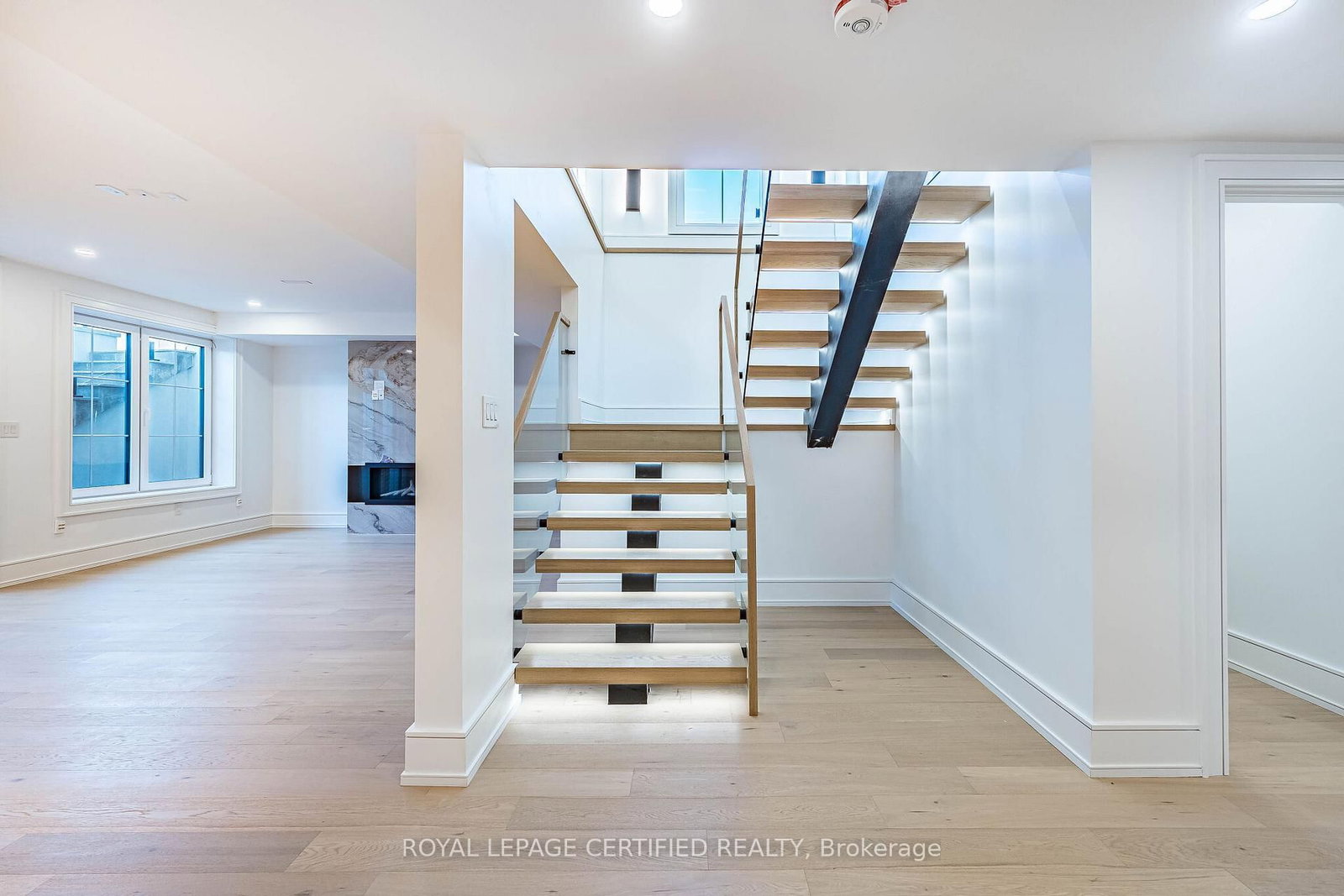 1404 Waverly Avenue SW • Oakville, ON photo 38