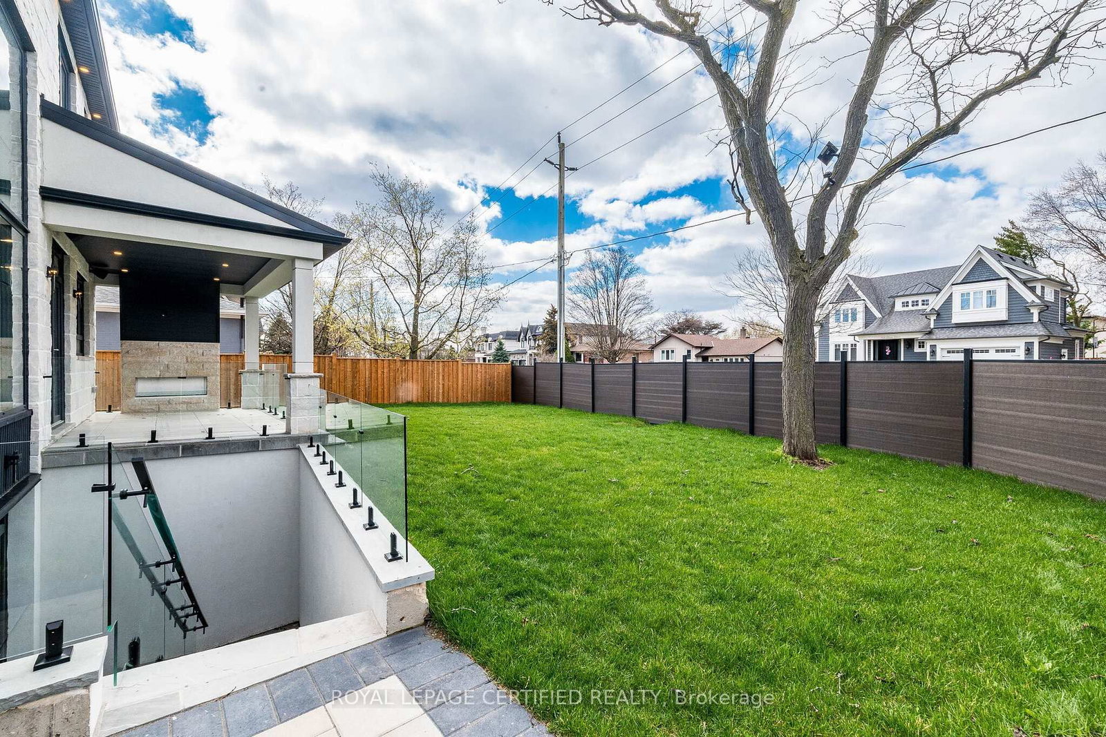 1404 Waverly Avenue SW • Oakville, ON photo 44
