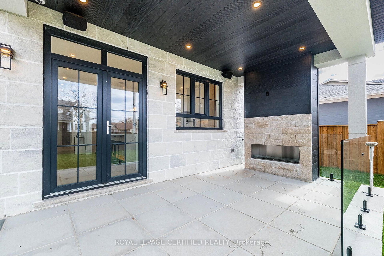 1404 Waverly Avenue SW • Oakville, ON photo 45