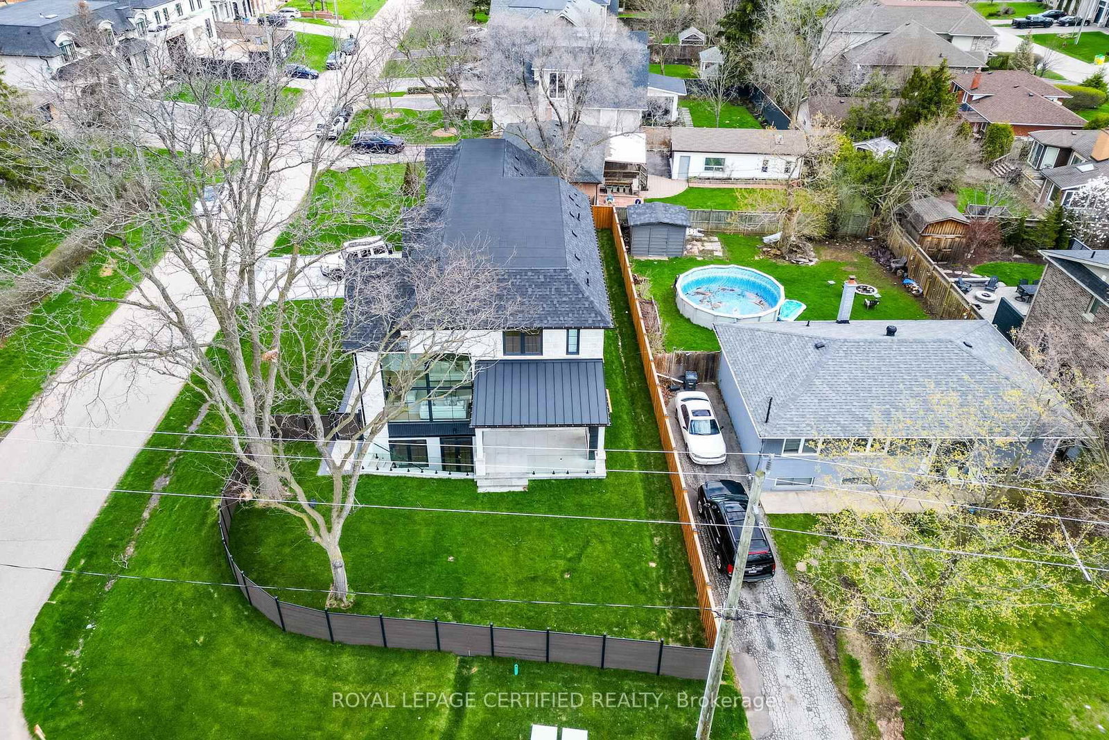 1404 Waverly Avenue SW • Oakville, ON photo 47