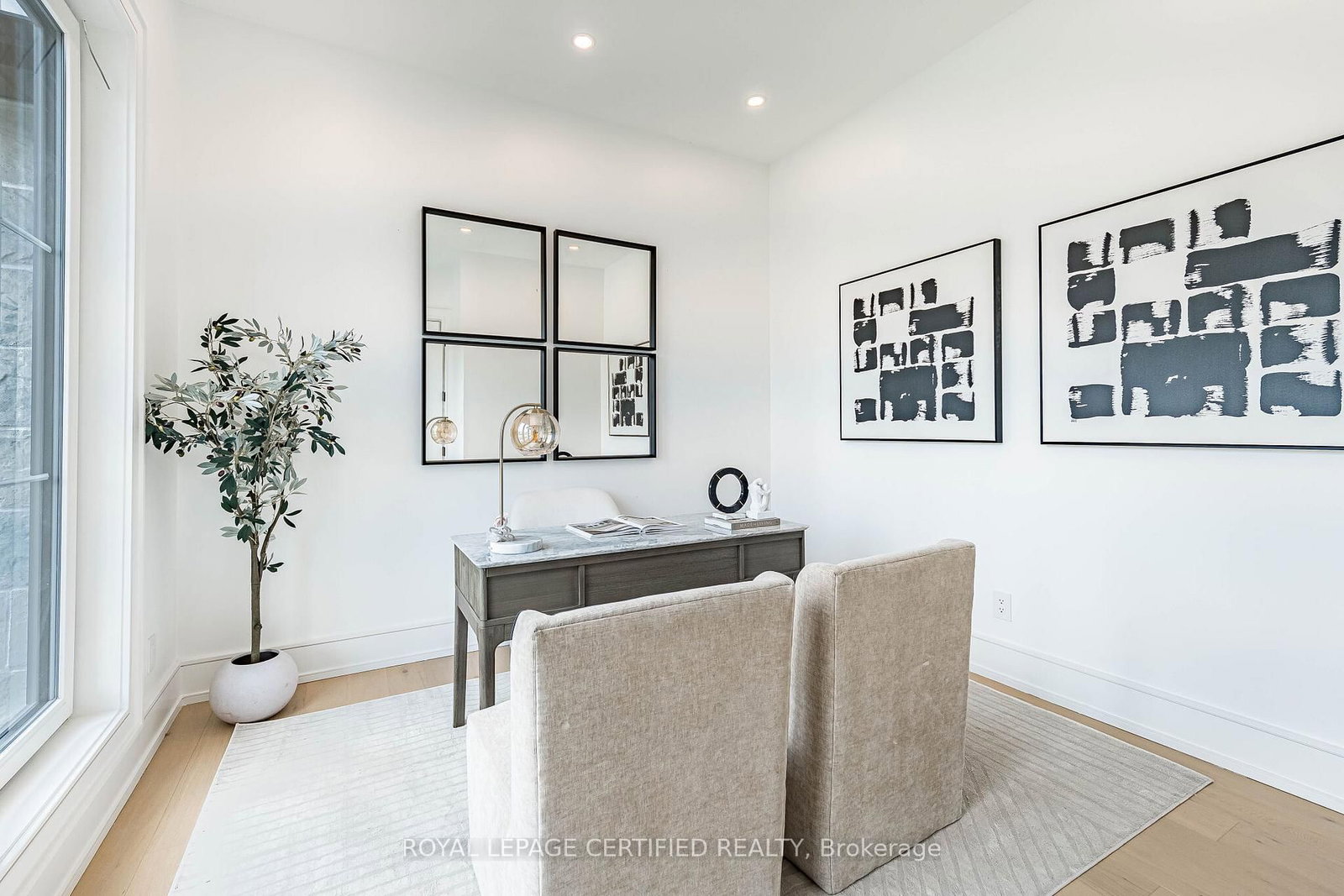1404 Waverly Avenue SW • Oakville, ON photo 9