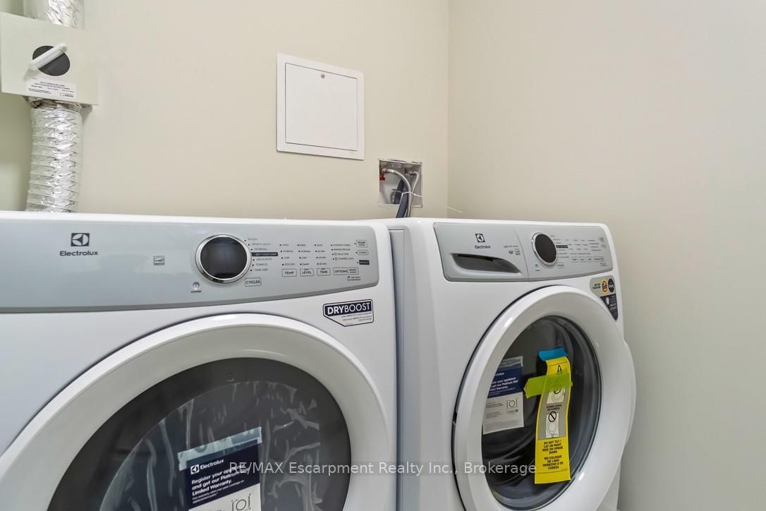 123 Maurice Drive • #201 • Oakville, ON photo 11