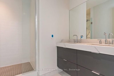 123 Maurice Drive • #201 • Oakville, ON photo 8