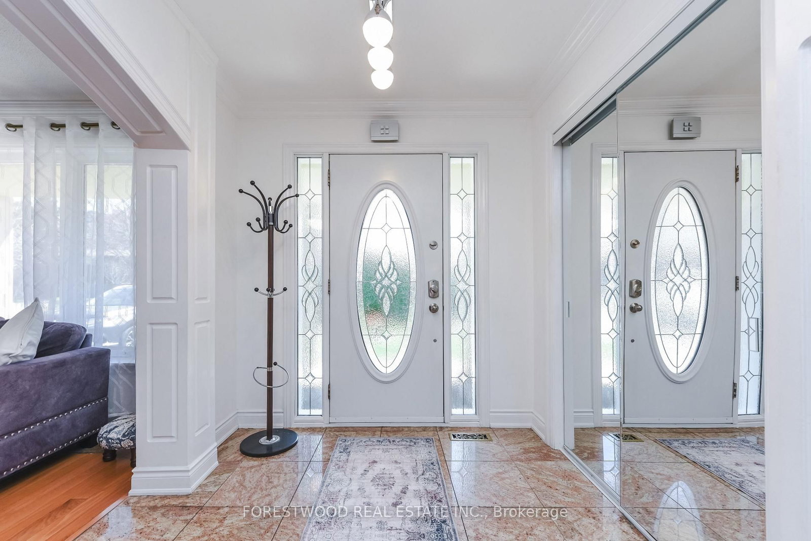 571 Silver Creek Boulevard • Mississauga, ON photo 4