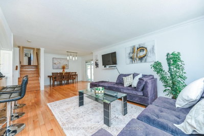 571 Silver Creek Boulevard • Mississauga, ON photo 9