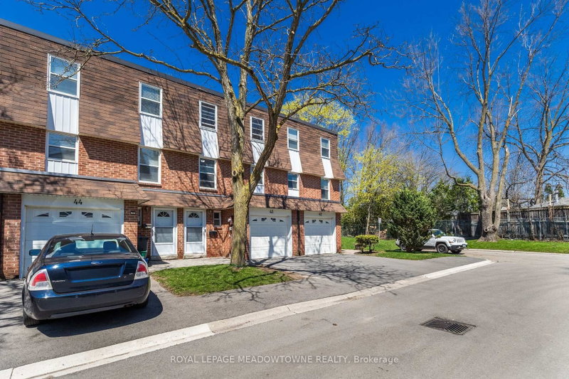 43 - 235 Bronte Street