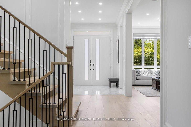 455 Samford Oakville,ON L6L 4E7 — Photo 4