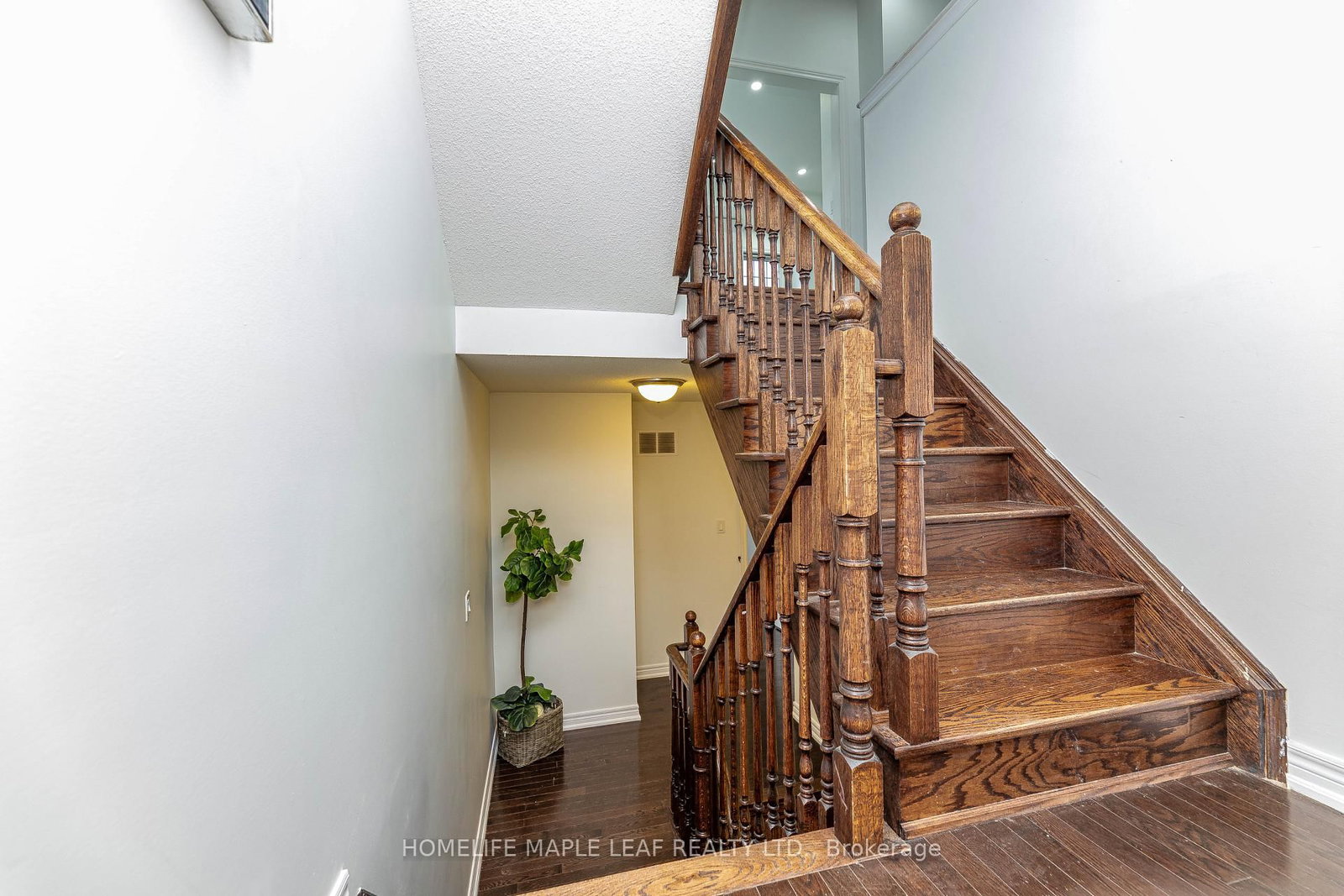 2 Cedarland Road E • Brampton, ON photo 37