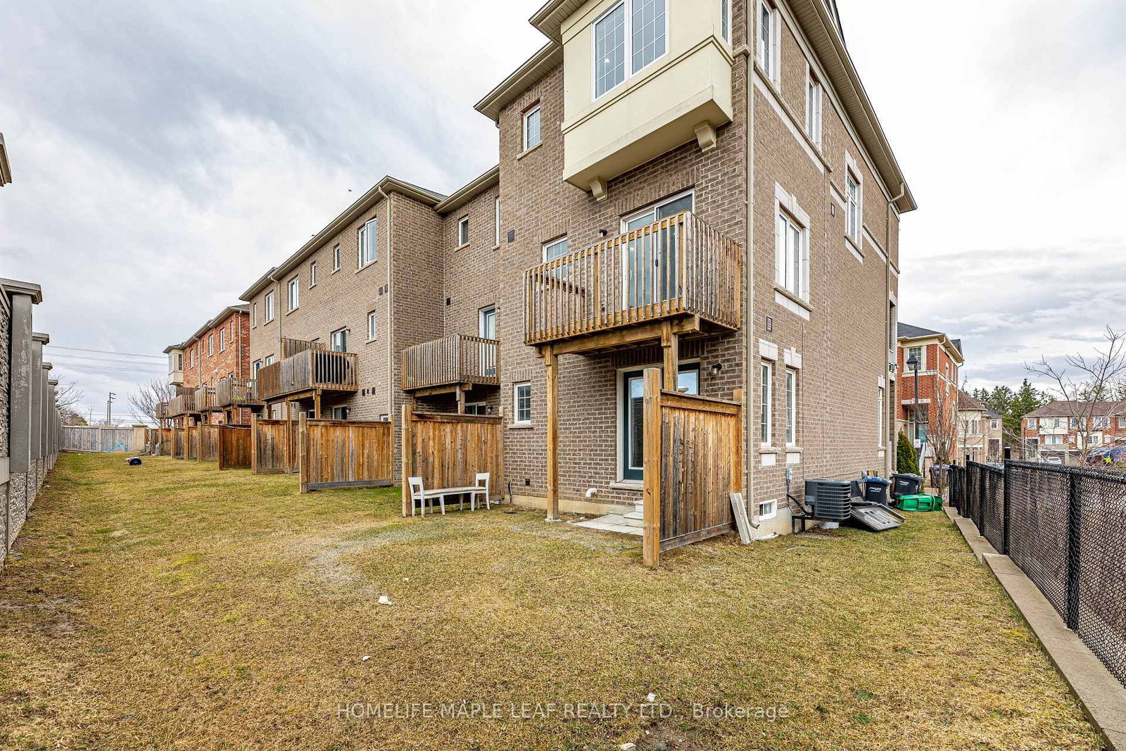 2 Cedarland Road E • Brampton, ON photo 39
