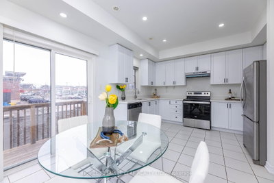 2 Cedarland Road E • Brampton, ON photo 8