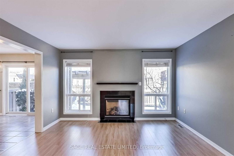 1131 Barr Crescent