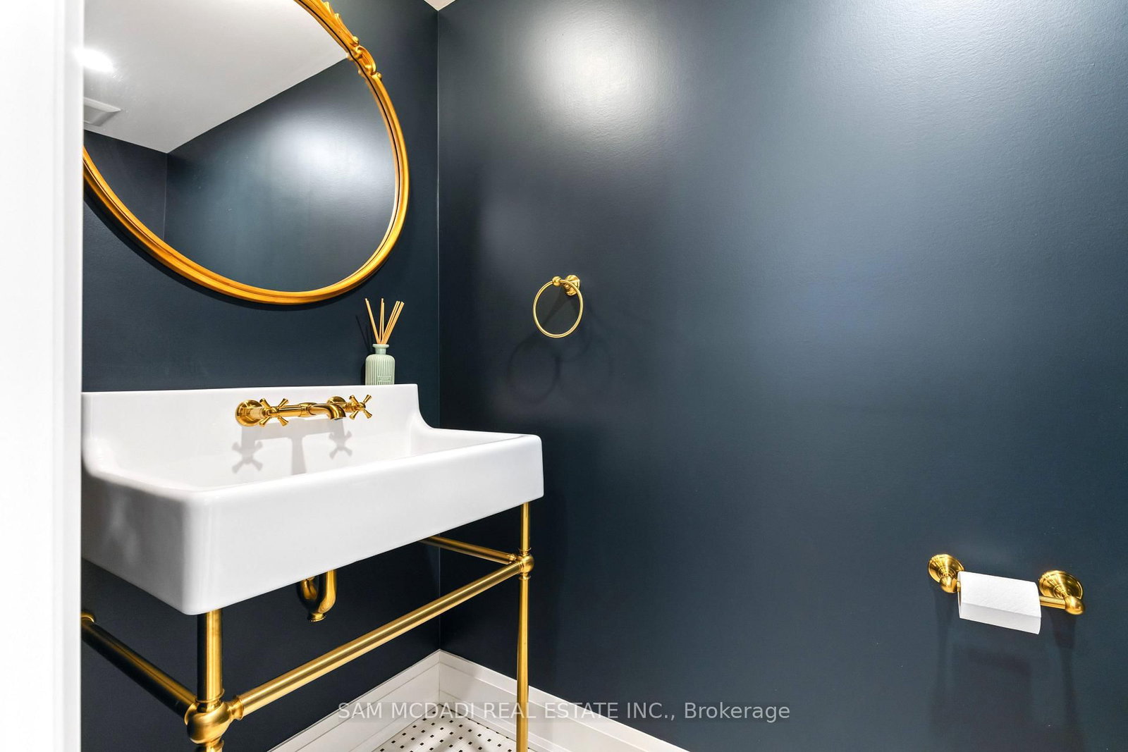 4 Iroquois Avenue • Mississauga, ON photo 15