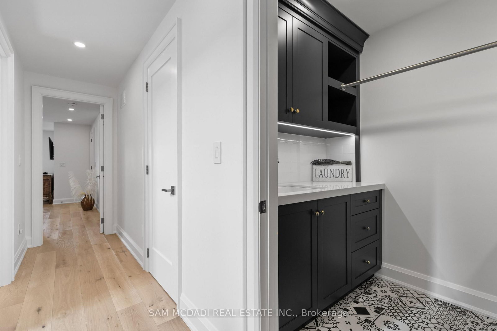 4 Iroquois Avenue • Mississauga, ON photo 25