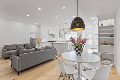 4 Iroquois Avenue • Mississauga, ON photo 4