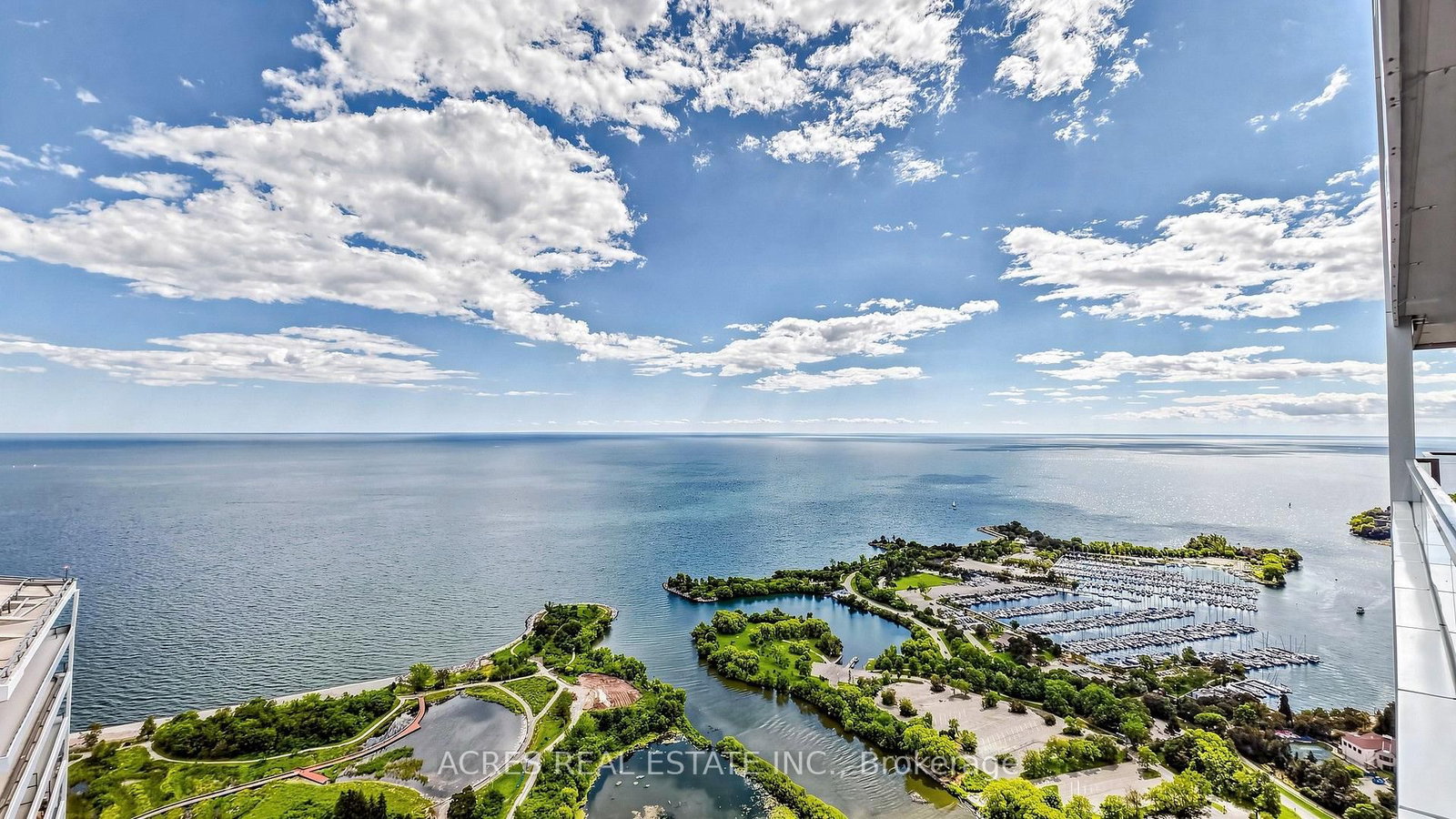 30 SHORE BREEZE Drive • #5806 • Toronto, ON photo 4