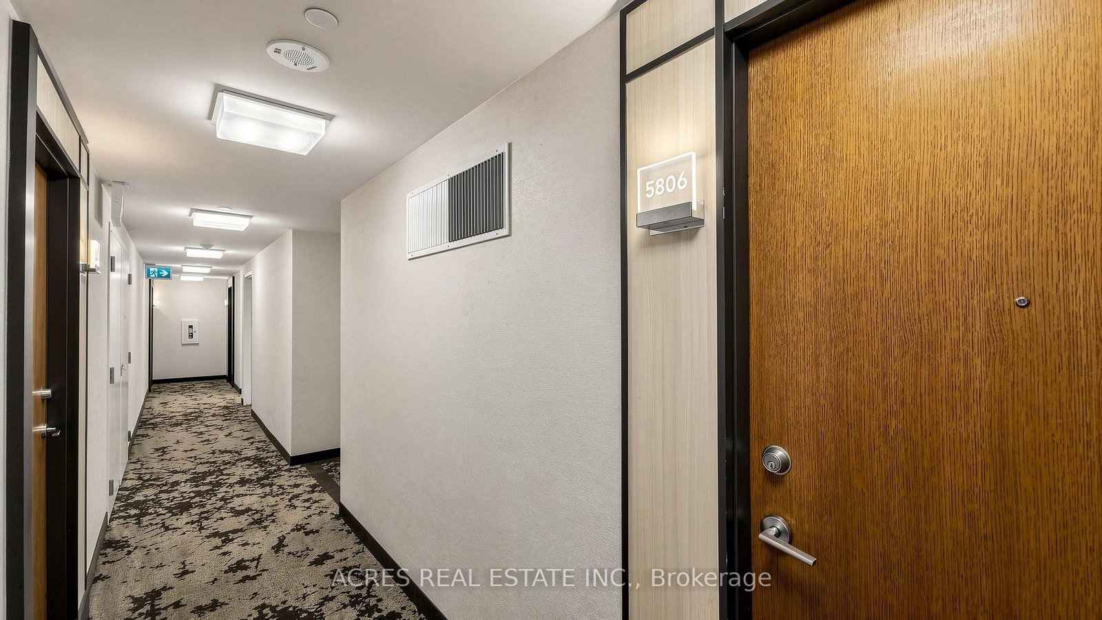 30 SHORE BREEZE Drive • #5806 • Toronto, ON photo 8