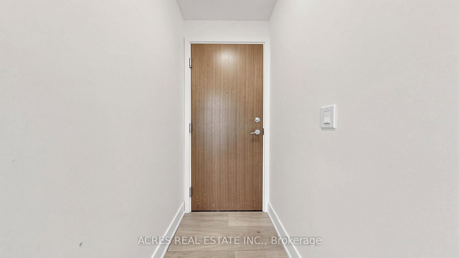 30 SHORE BREEZE Drive • #5806 • Toronto, ON photo 9