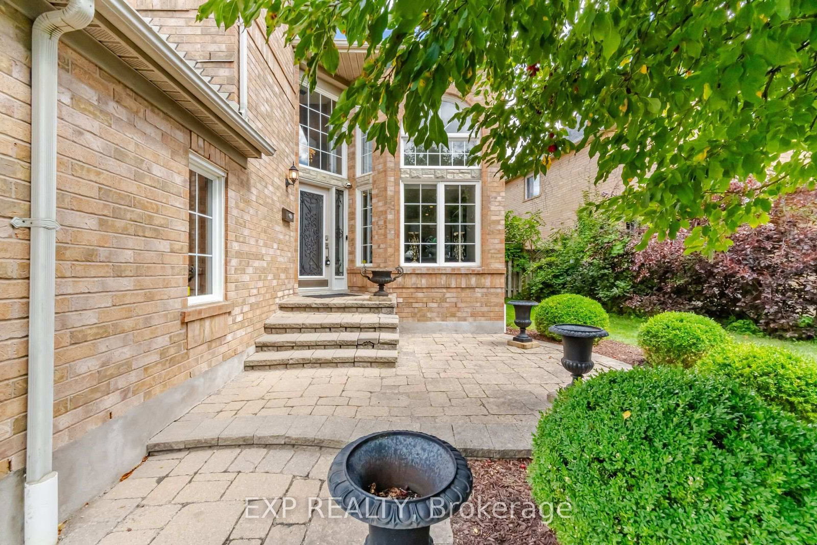 5911 Greensboro Drive • Mississauga, ON photo 2