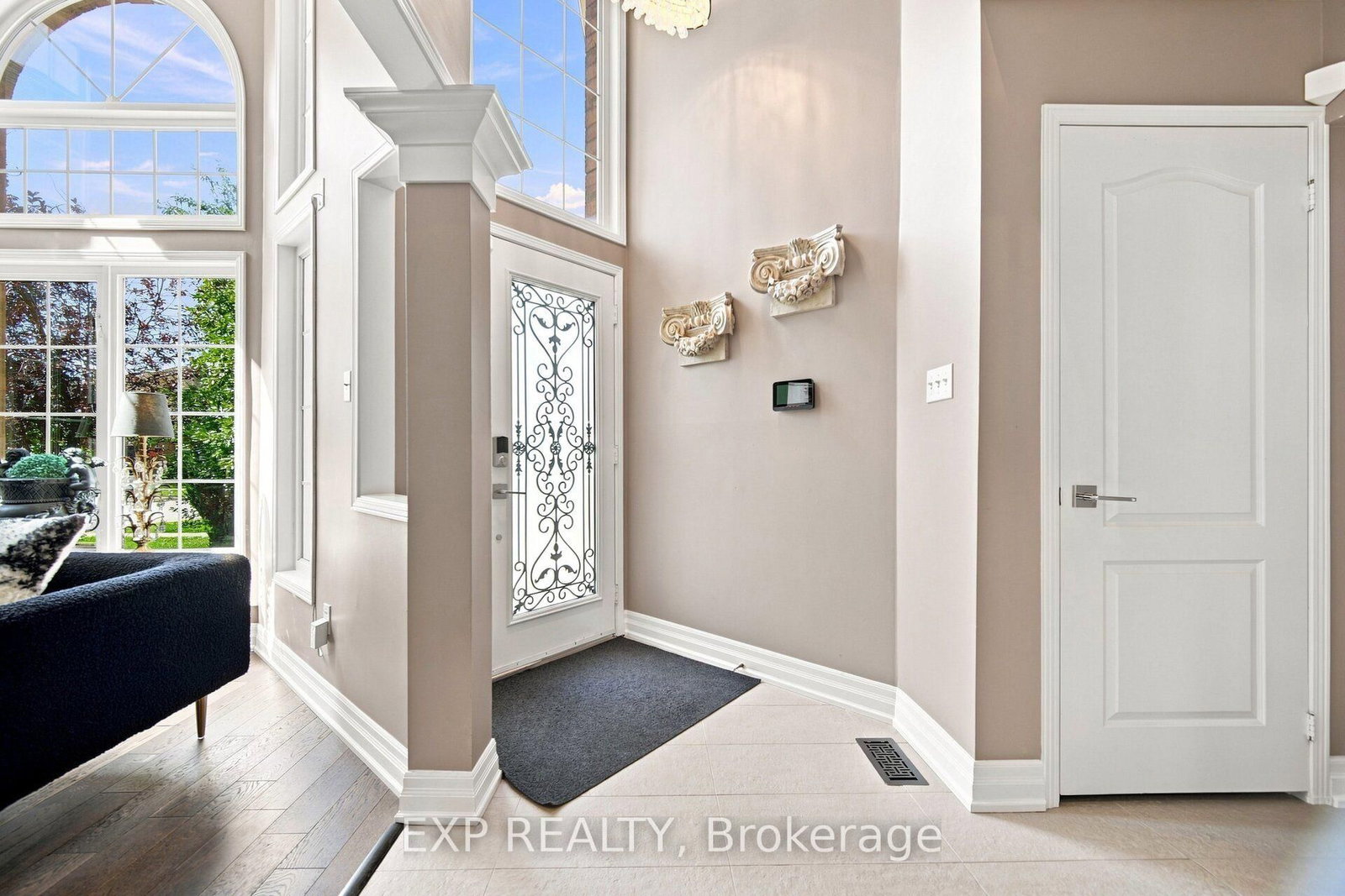 5911 Greensboro Drive • Mississauga, ON photo 3