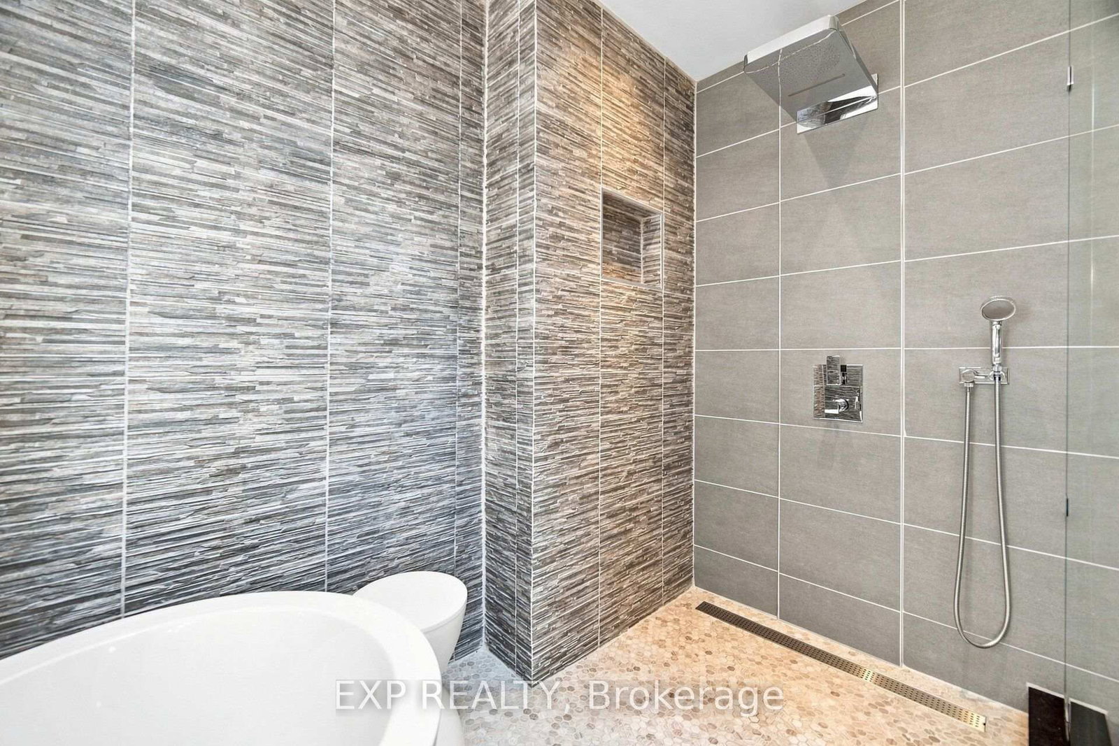 5911 Greensboro Drive • Mississauga, ON photo 36