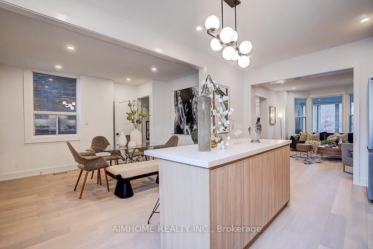 107 Glendale Avenue • Toronto, ON photo 10