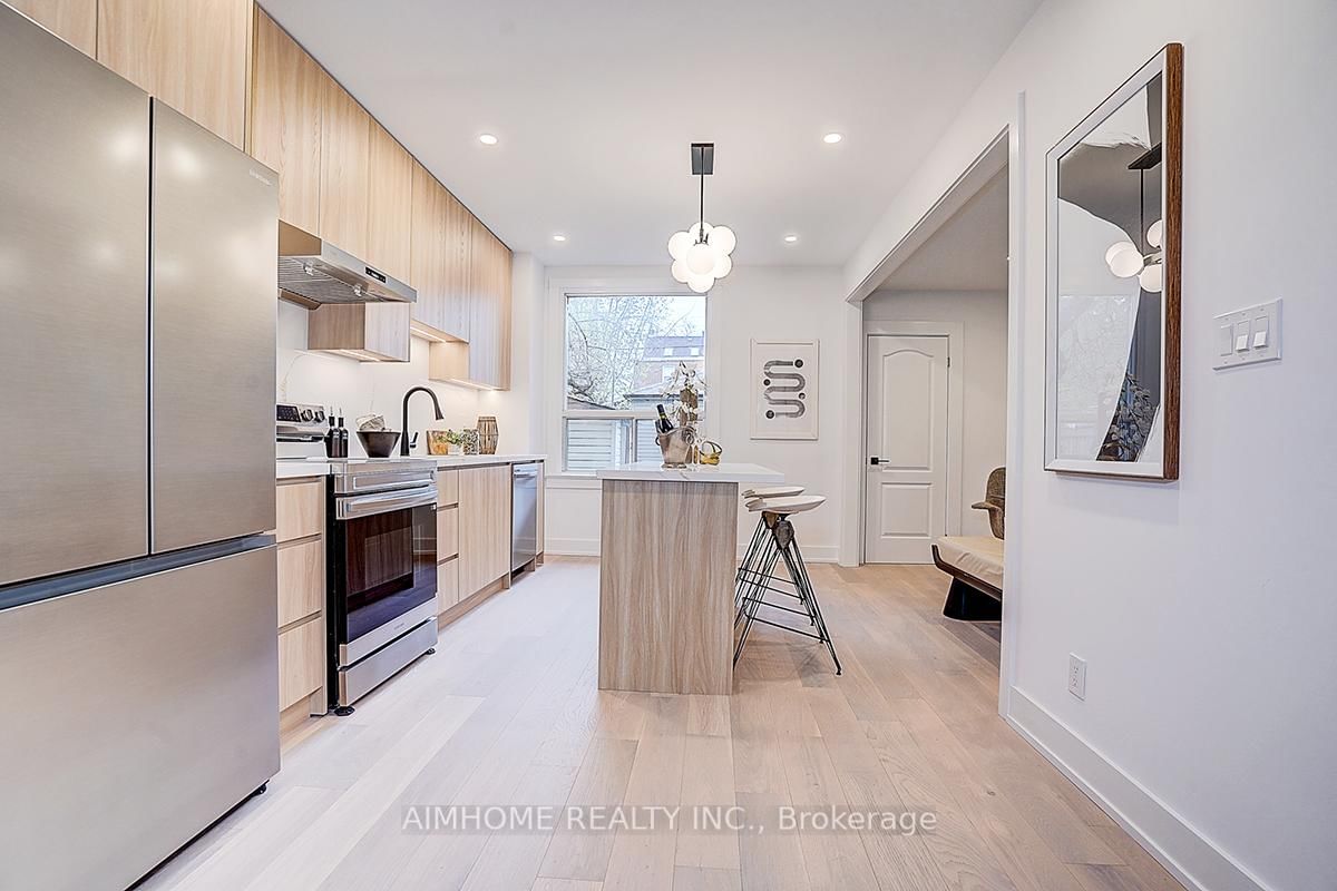 107 Glendale Avenue • Toronto, ON photo 12