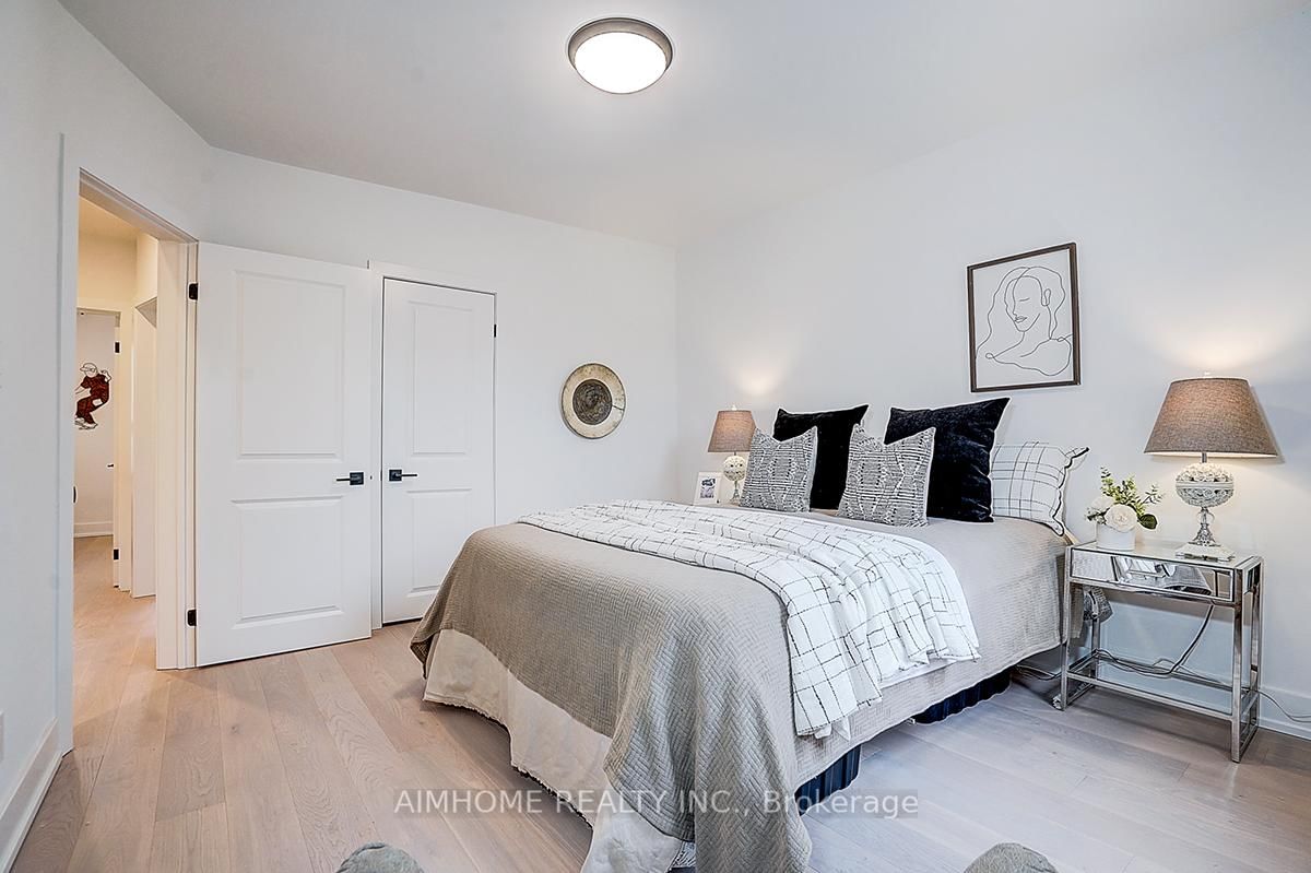 107 Glendale Avenue • Toronto, ON photo 20