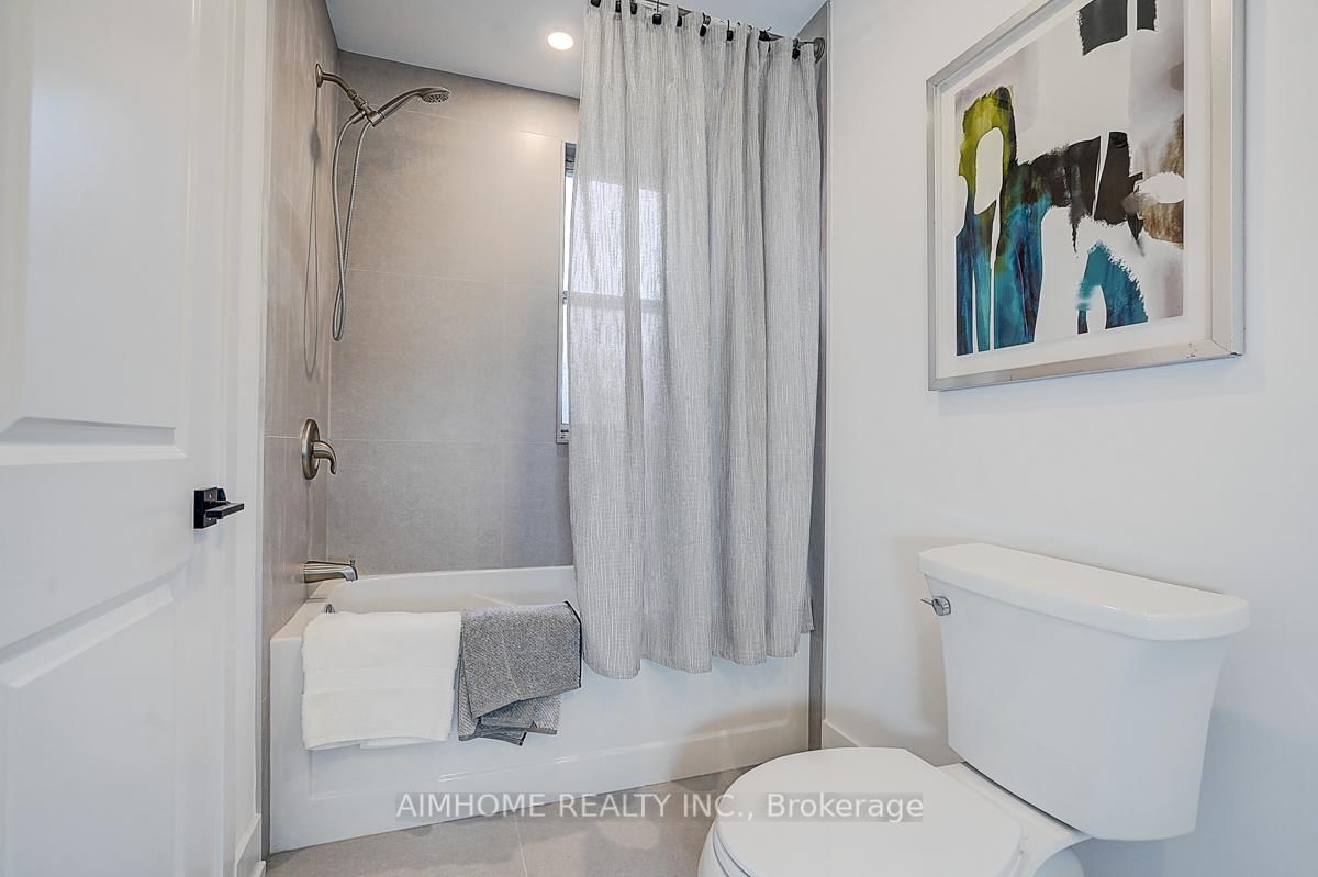 107 Glendale Avenue • Toronto, ON photo 22