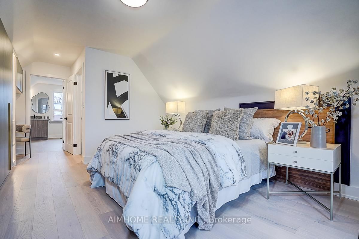107 Glendale Avenue • Toronto, ON photo 24