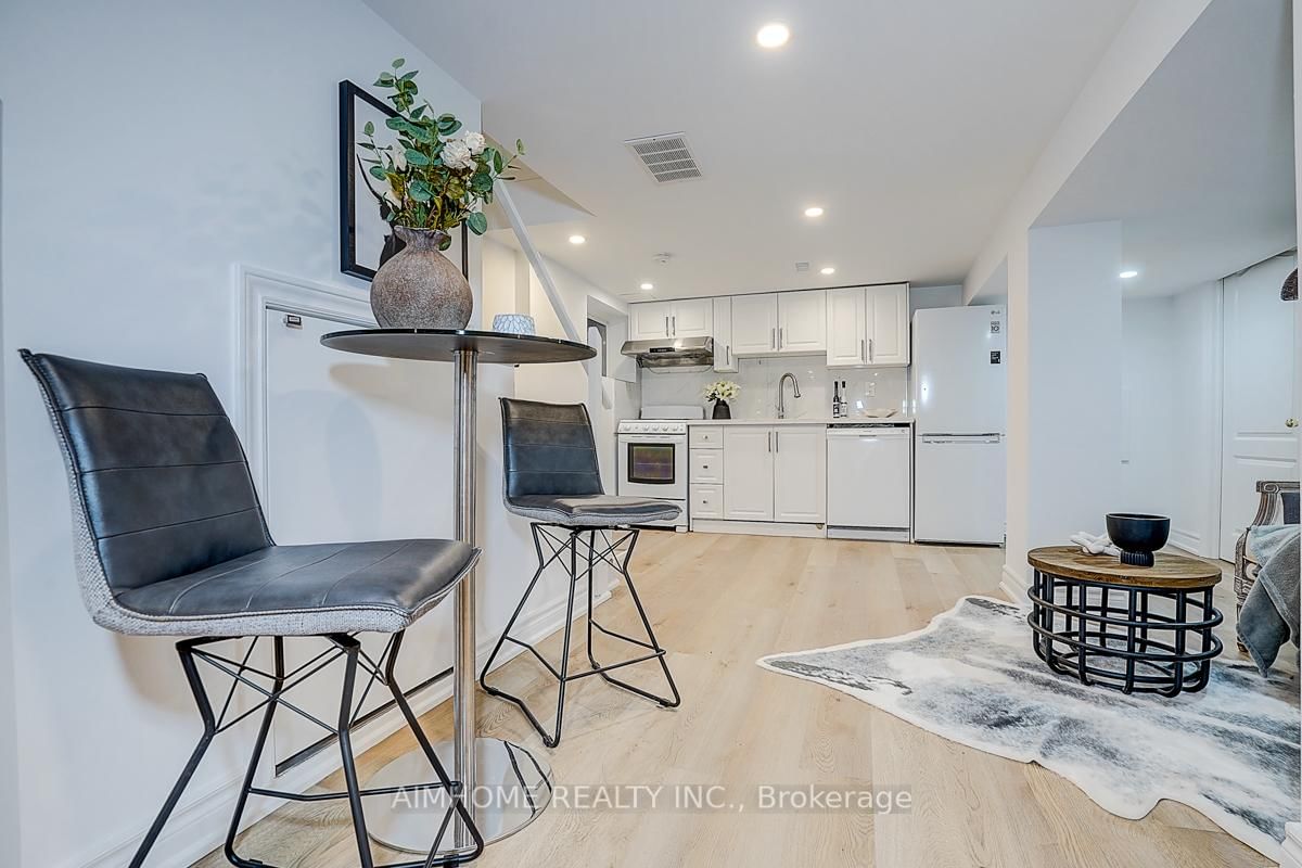 107 Glendale Avenue • Toronto, ON photo 31