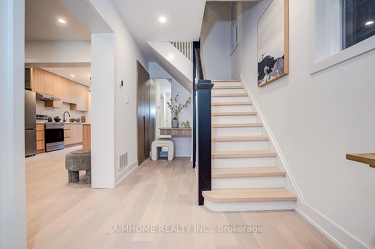 107 Glendale Avenue • Toronto, ON photo 4
