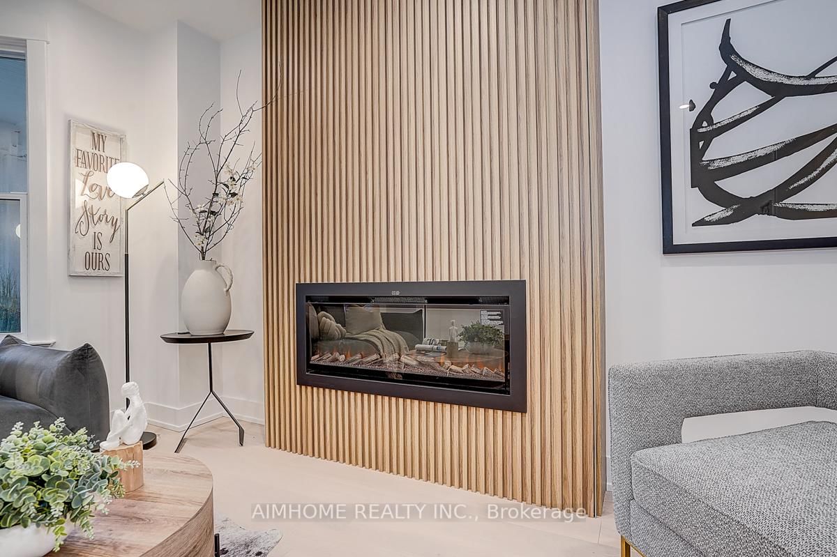 107 Glendale Avenue • Toronto, ON photo 6