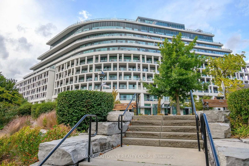 815 - 11 Bronte Road