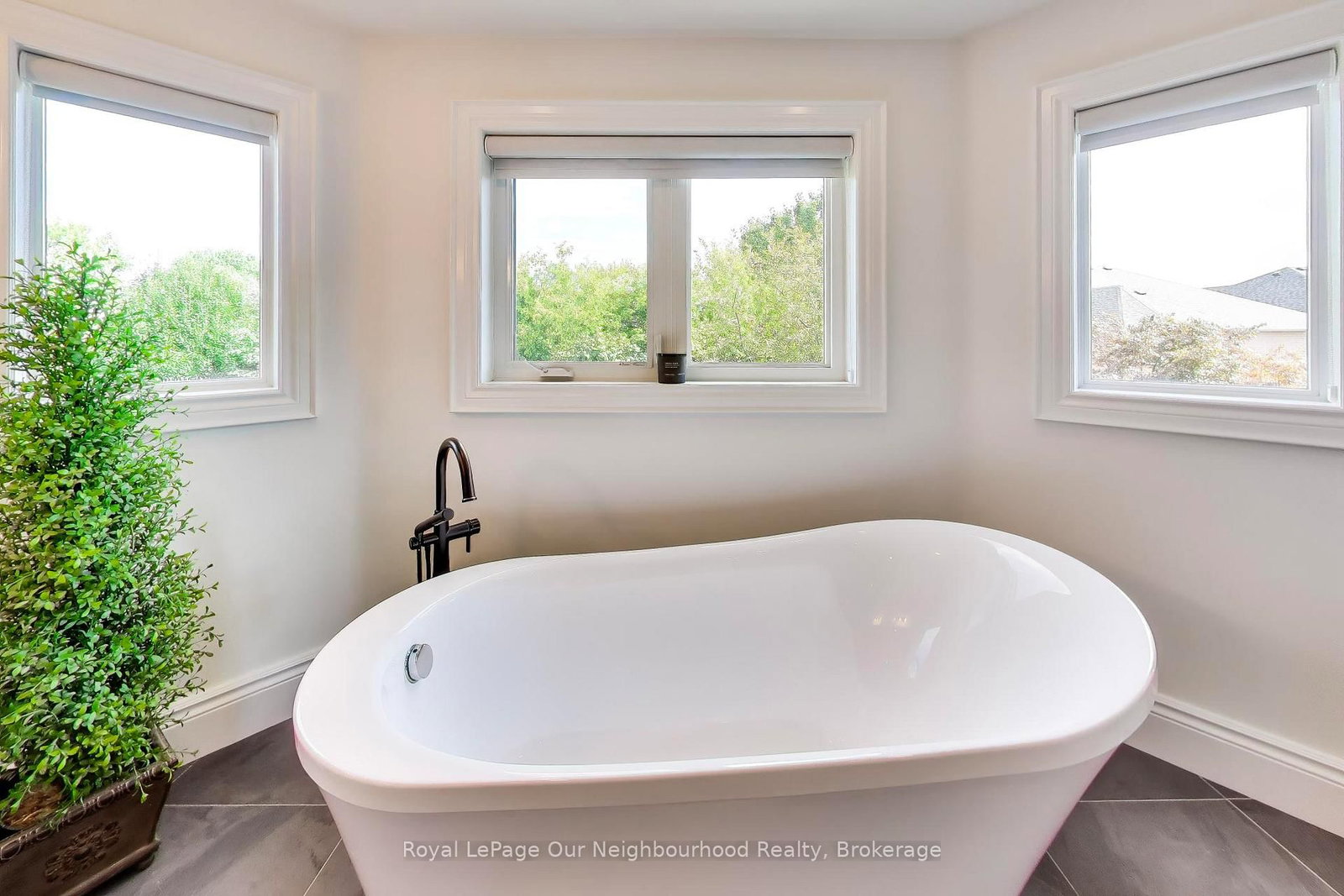 2324 Woodcrest Drive • Oakville, ON photo 17