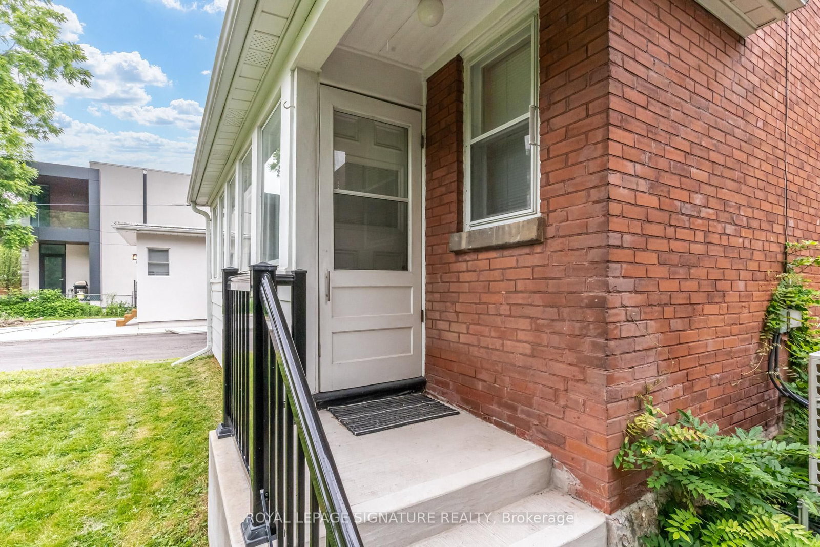 22 Peel Avenue • Brampton, ON photo 30