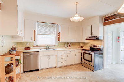 22 Peel Avenue • Brampton, ON photo 9
