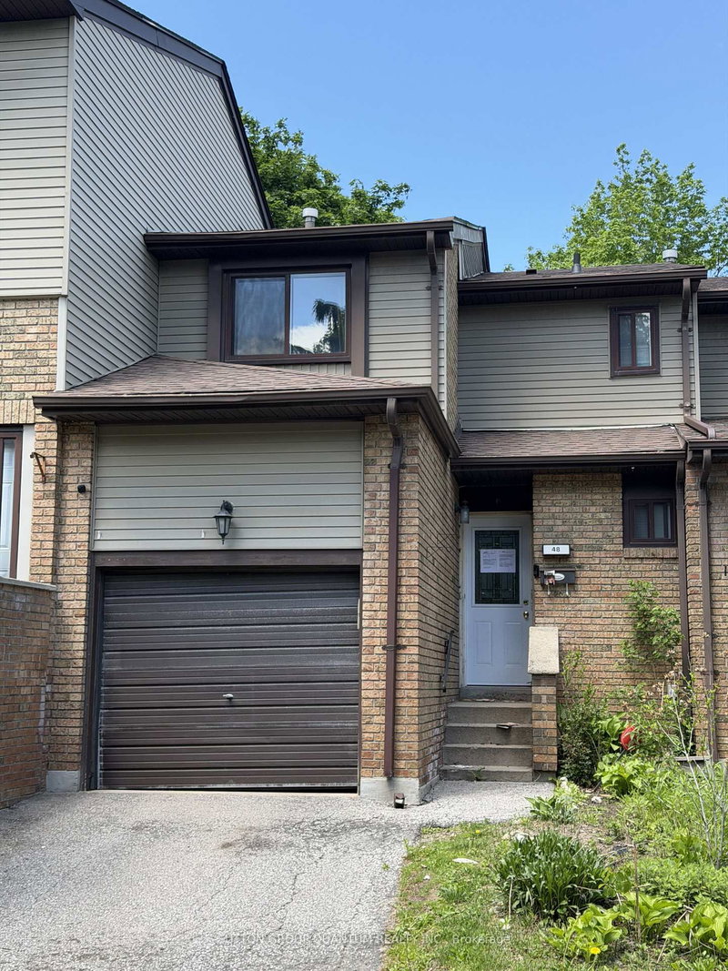 48 Carleton Place S