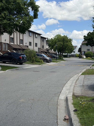 48 Carleton Place S • Brampton, ON photo 3