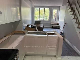 5 - 56 Queen Street N