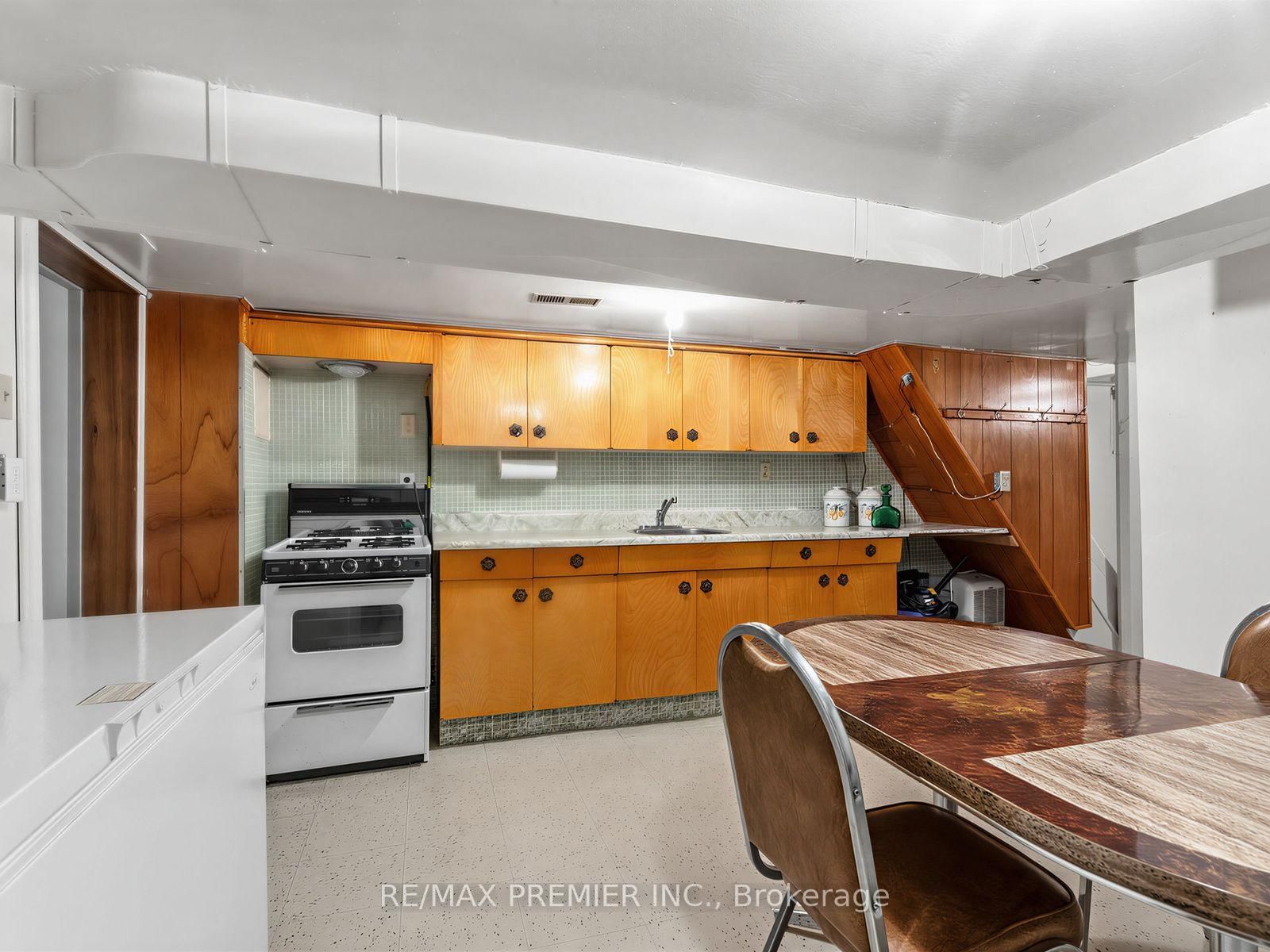 155 Ascot Avenue • Toronto, ON photo 23