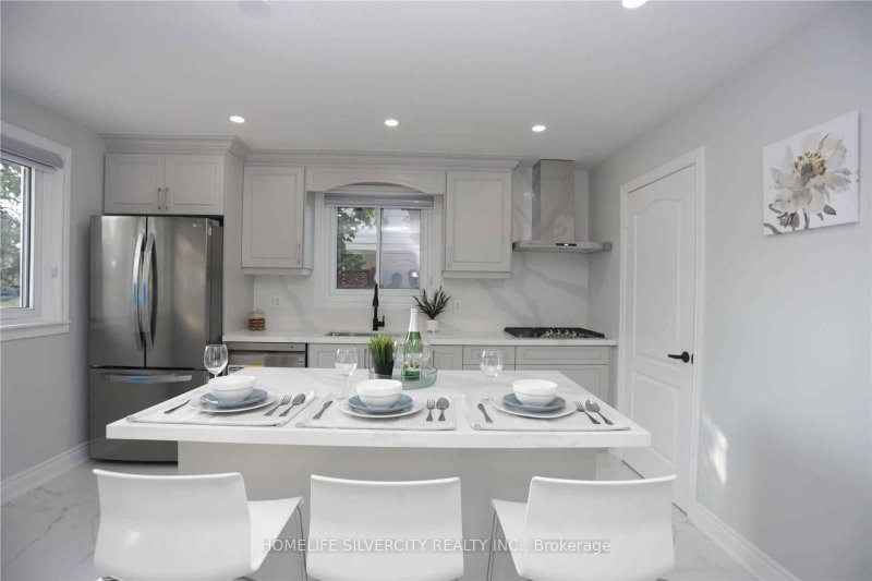 169 Folkstone Crescent