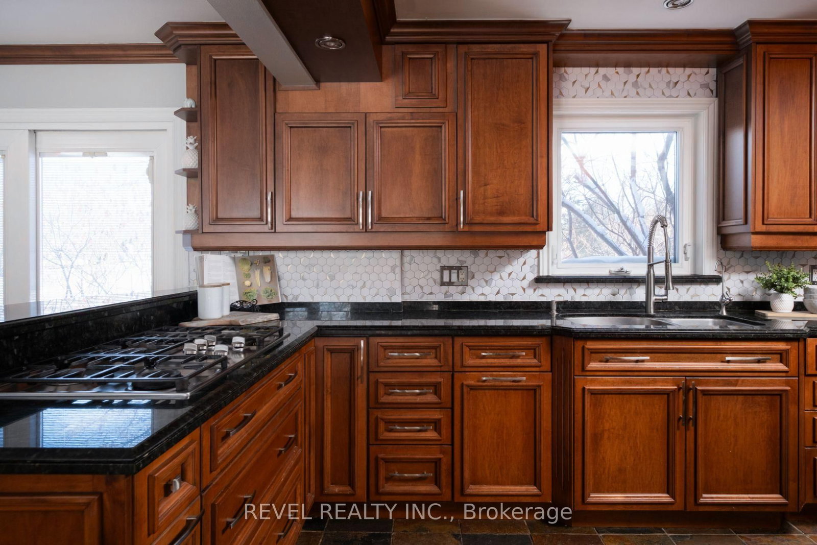 14227 Trafalgar Road • Halton Hills, ON photo 13